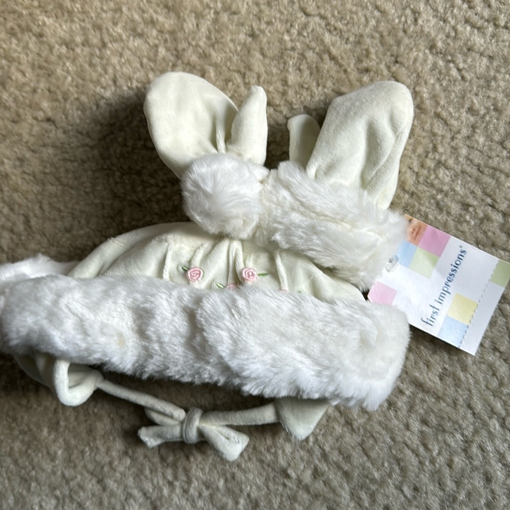 First Impressions white floral matching winter hat and gloves set NWT 12-24 mo